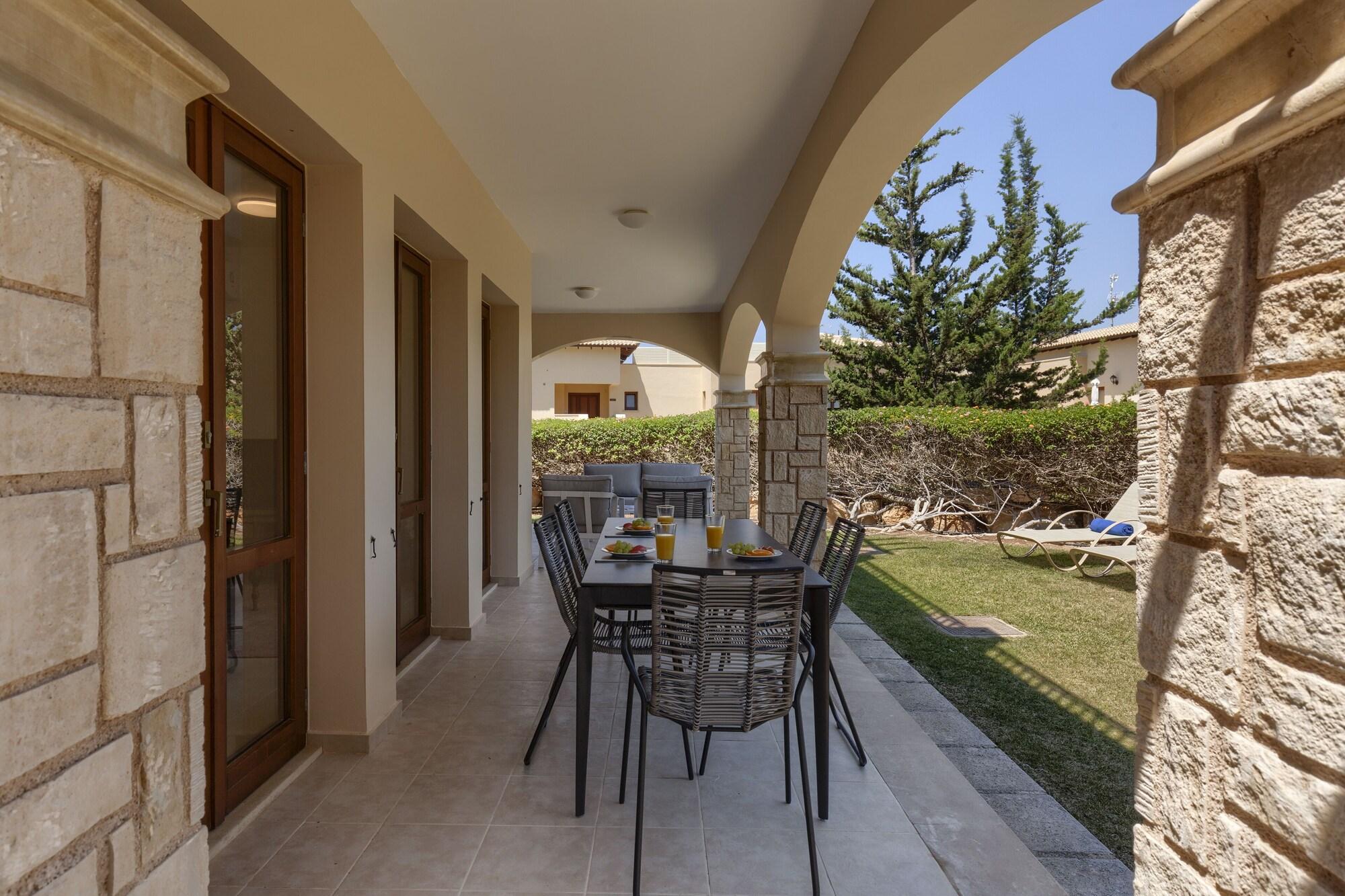 Aphrodite Hills Holiday Residences エクステリア 写真