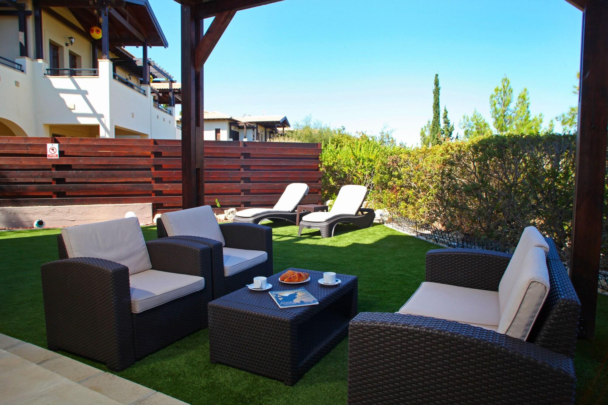 Aphrodite Hills Holiday Residences エクステリア 写真