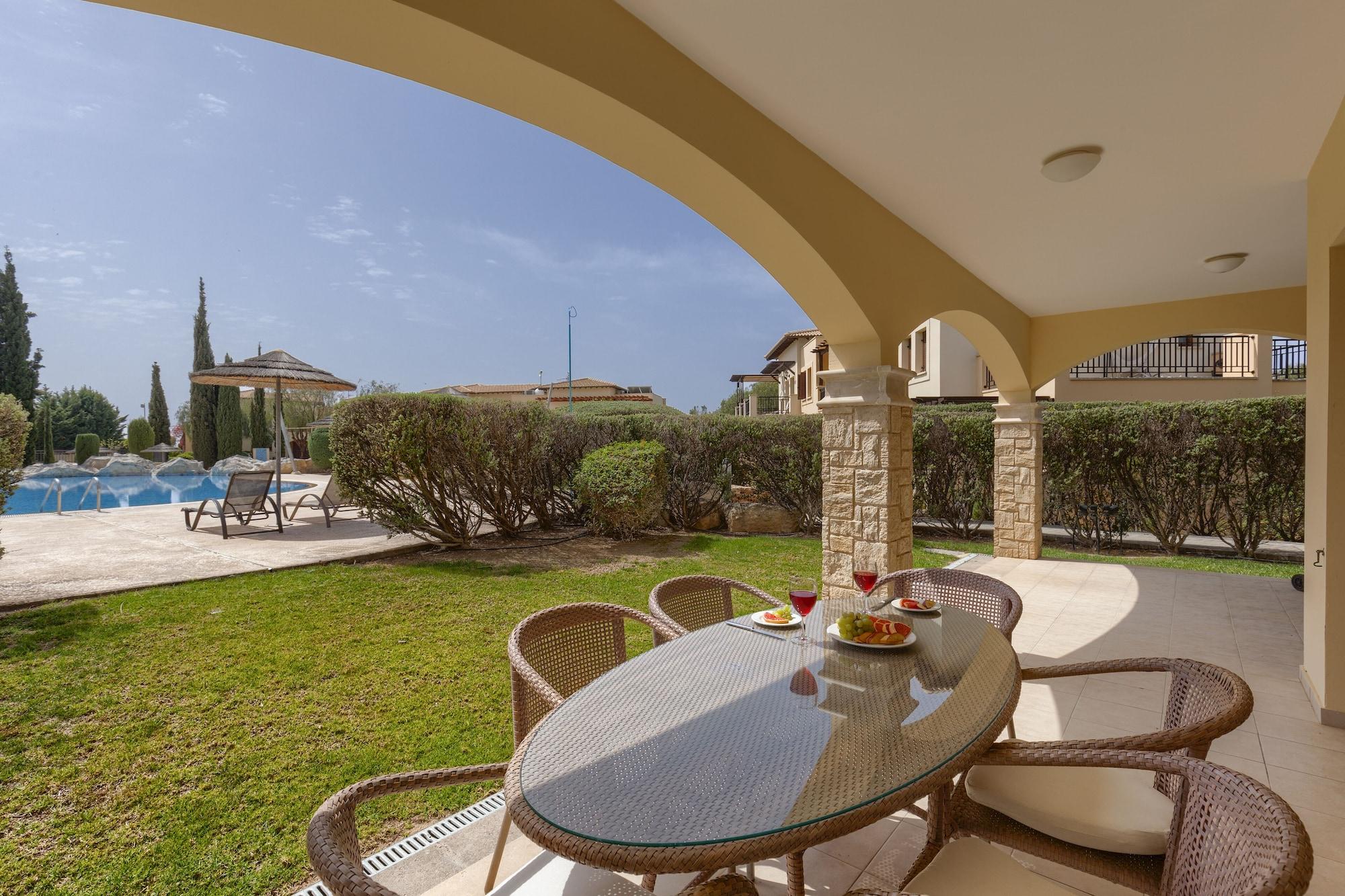 Aphrodite Hills Holiday Residences エクステリア 写真
