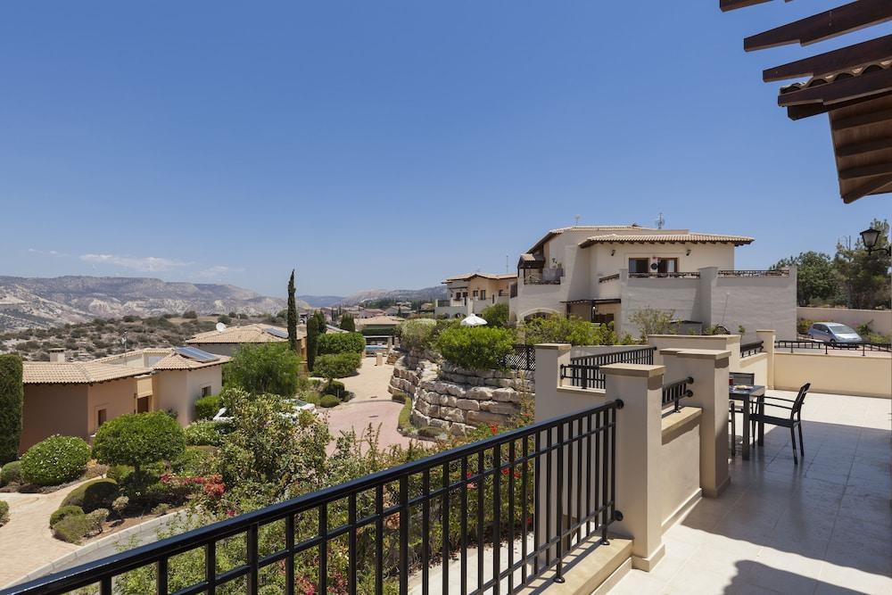 Aphrodite Hills Holiday Residences エクステリア 写真